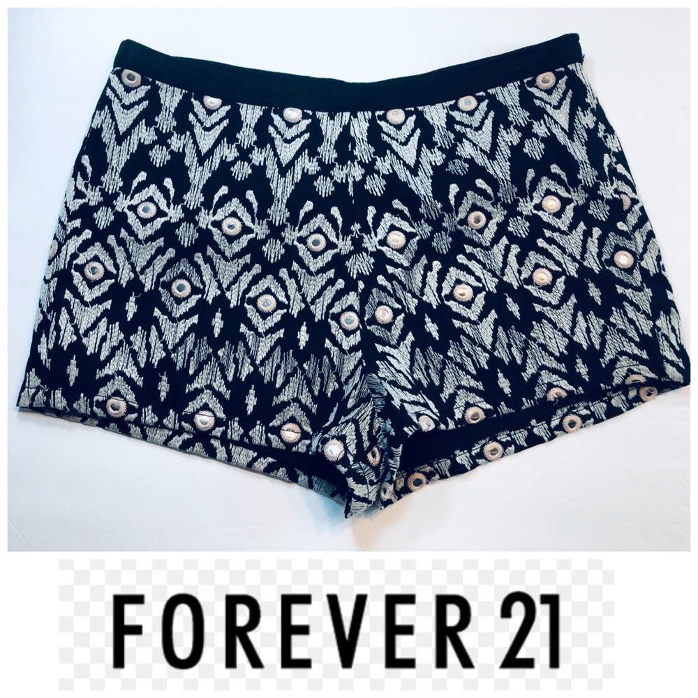 Forever 21 NWOT Embroidered Mirrored Tile Black Date night Party Dancing